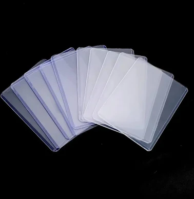 Rigid plastic toploader for cards